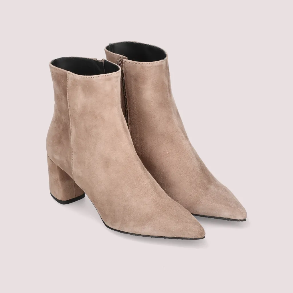 Phoebe|חום|מגפונים|מגפוני נשים|מגפוני עקב