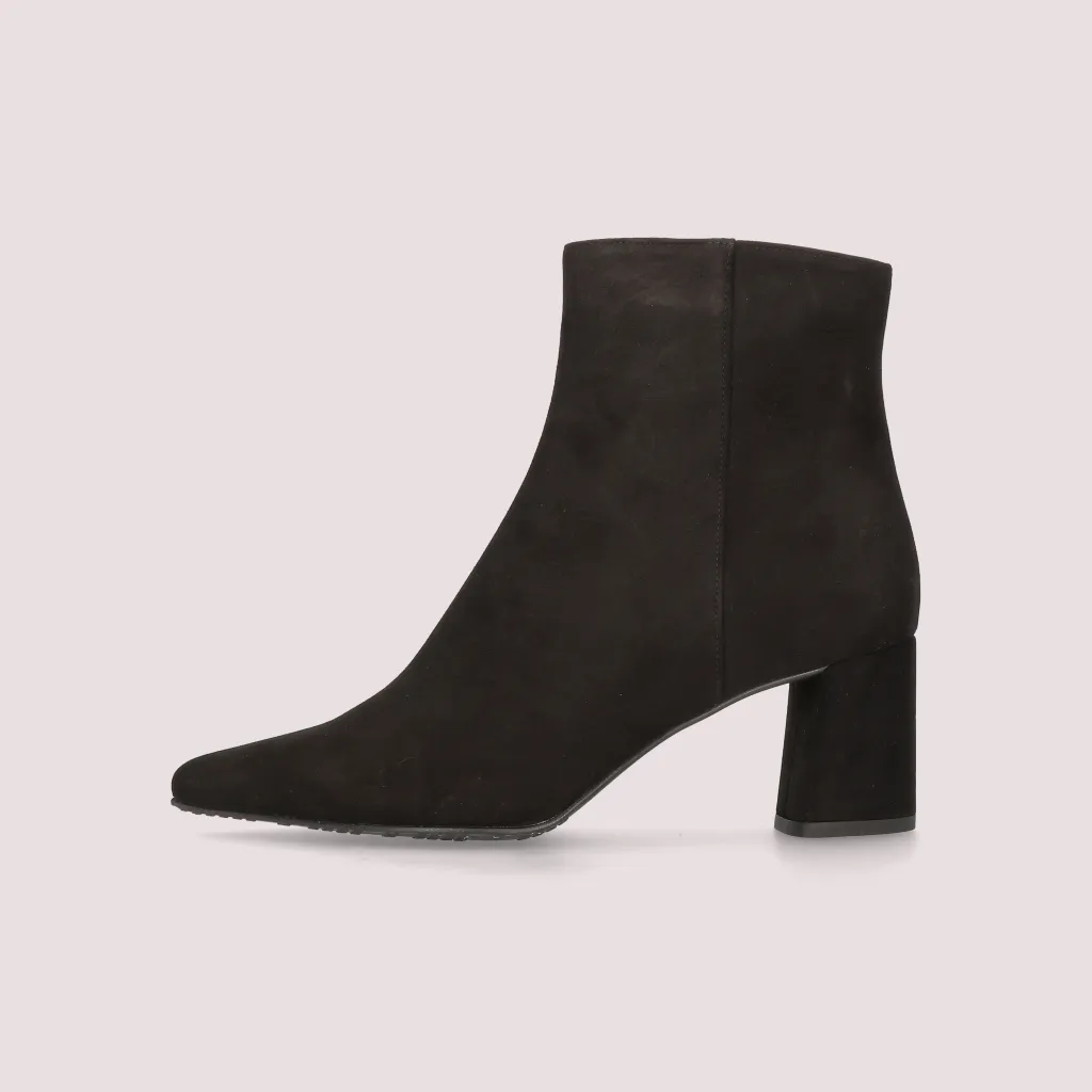 Phoebe|שחור|מגפונים|מגפוני נשים|מגפוני עקב